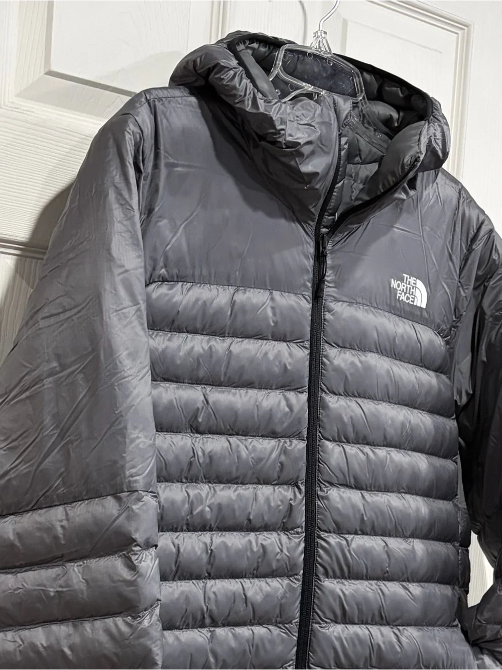 The North Face Men’s Medium Terra Peak Hoodie Jacket Puffer Grey NWT Insulated